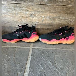 ADIDAS TRAE YOUNG 3 BASKETBALL SHOES men’s size 9.